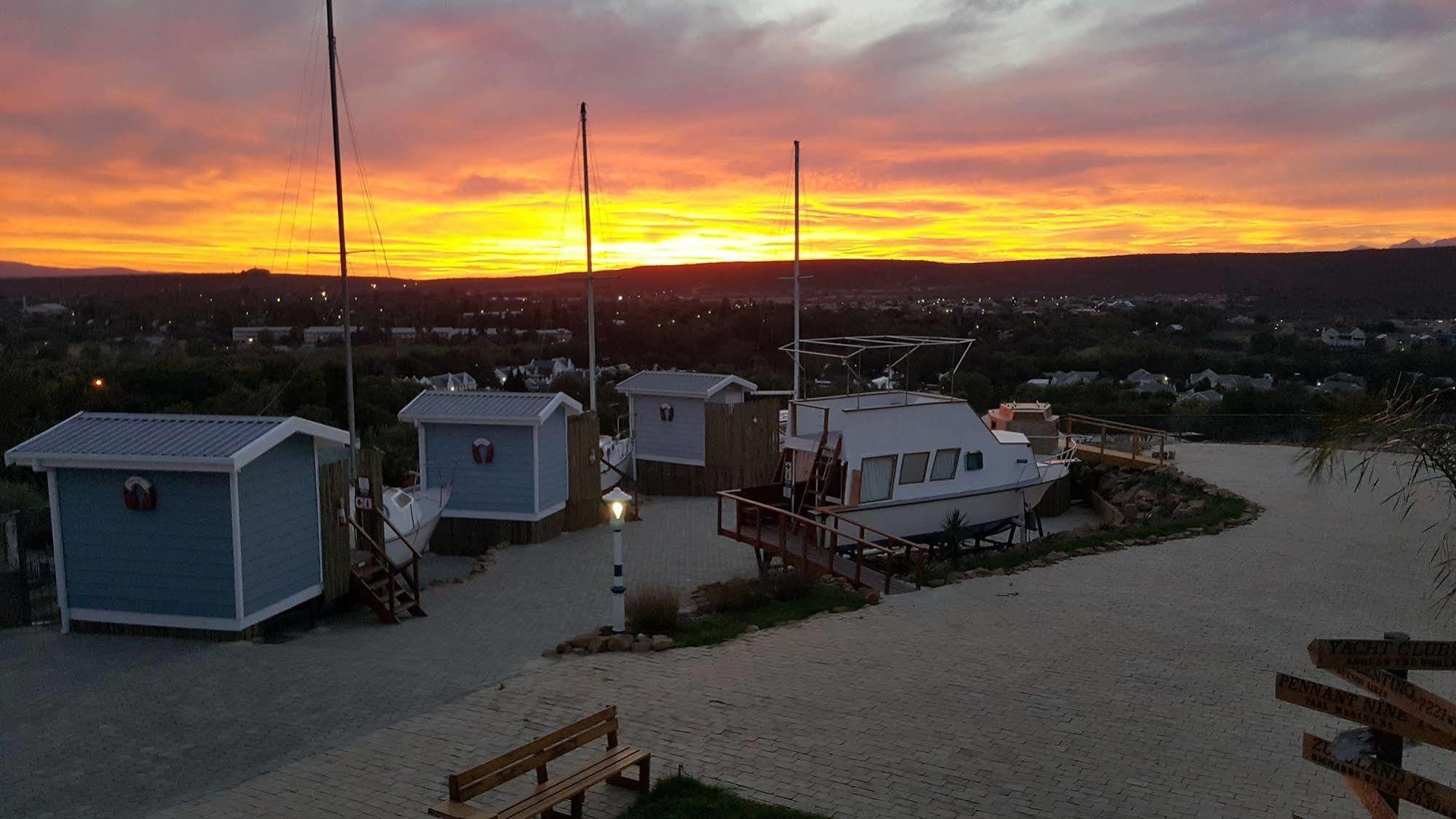 Mount Noah Lodge Oudtshoorn Dış mekan fotoğraf